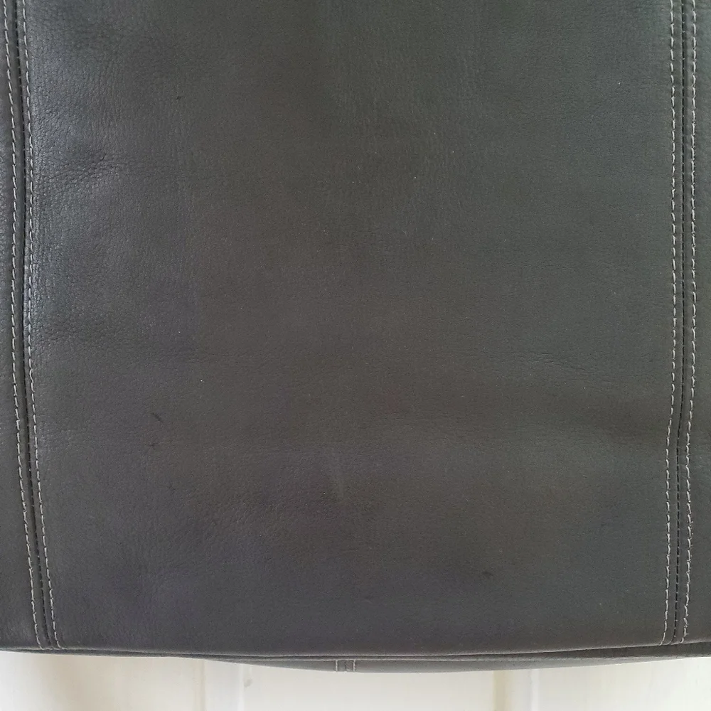 Like New Kenneth Cole Reaction Colombian Leather Flapover Laptop Bag - Brown